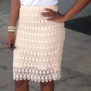 Pineapple lace pencil skirt